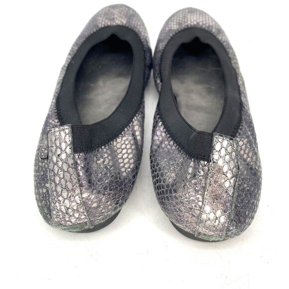 Stuart Weitzman Faux Snakeskin Silver Metallic Ballet Flats Women's Size 8.5 - Picture 2 of 8